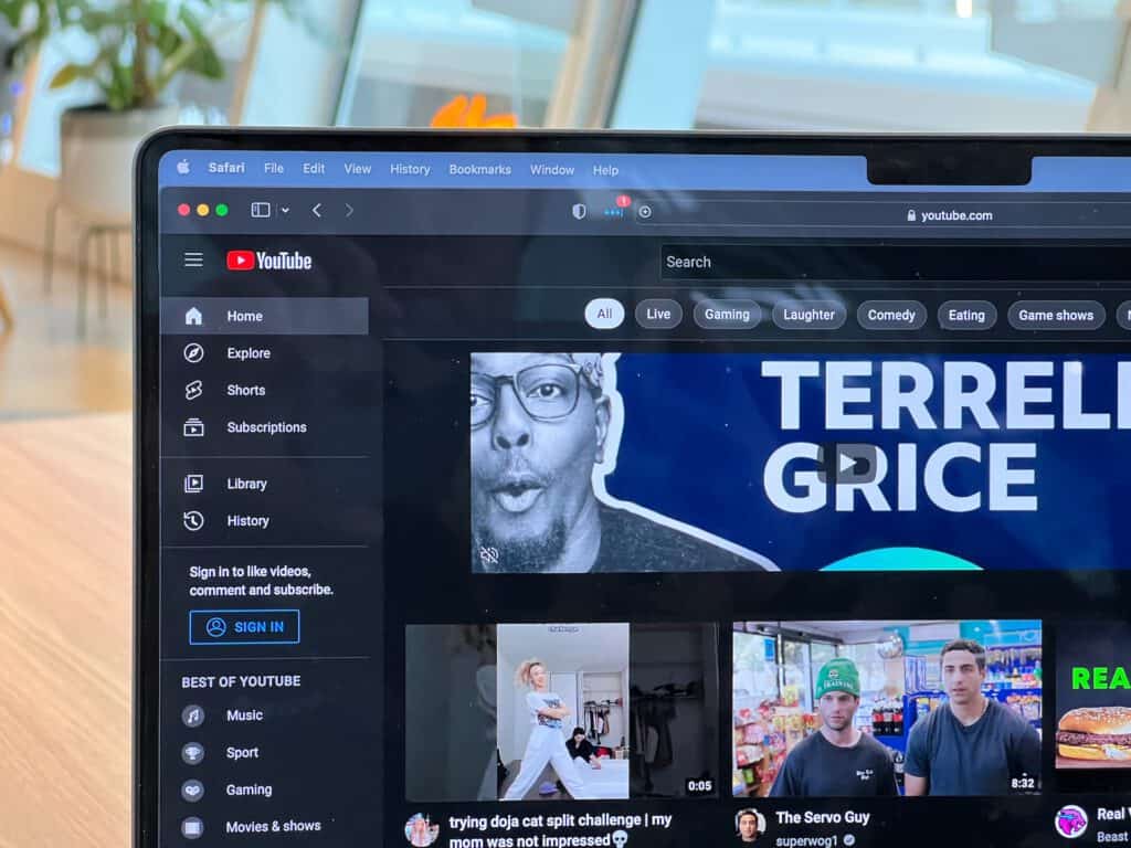 ศึกษาคู่แข่ง YouTube